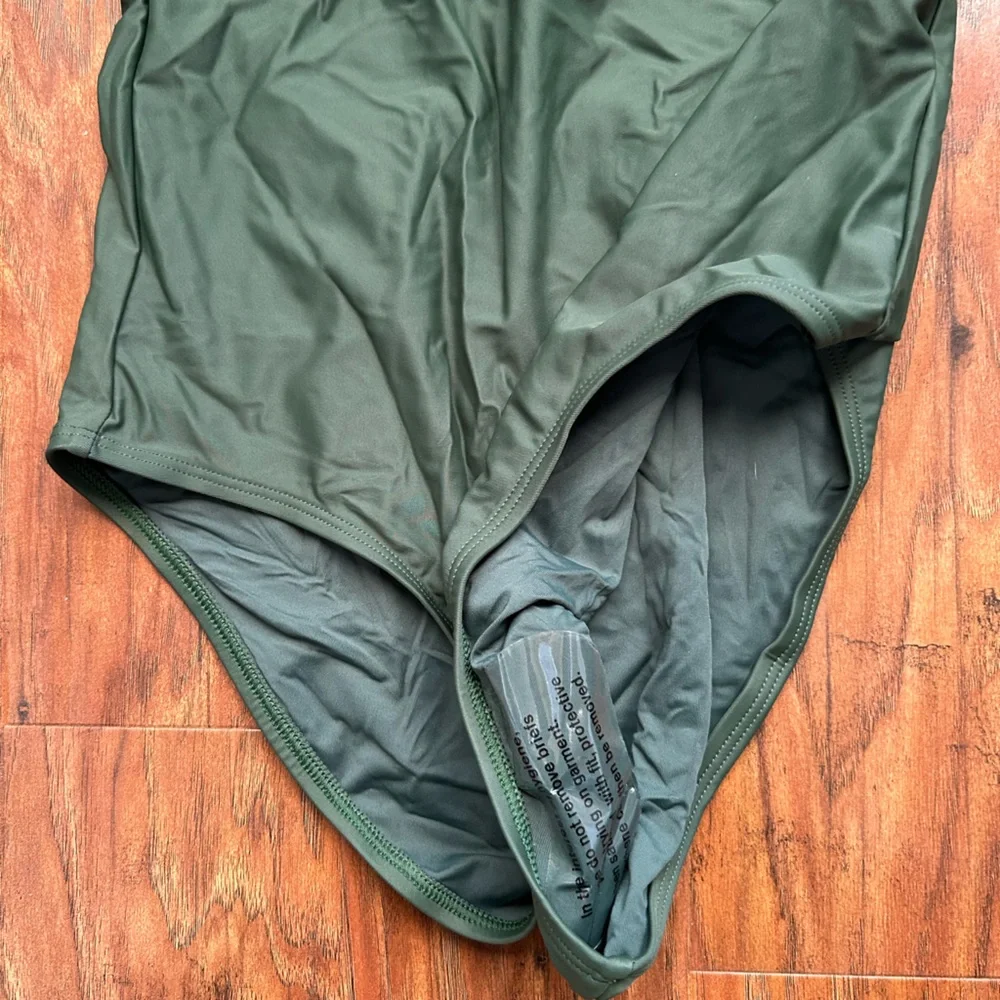 Quince NWT Olive Green Italian Cross-Back One-Piece Swimsuit - Picture 4 of 7